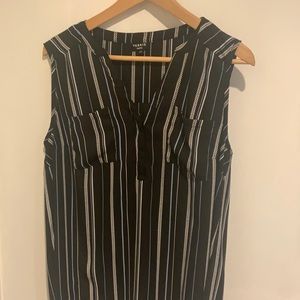 Torrid top 00. Fits size 10-12